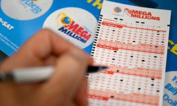 Mega Millions climbs to $977 Million for next drawing after no jackpot winner