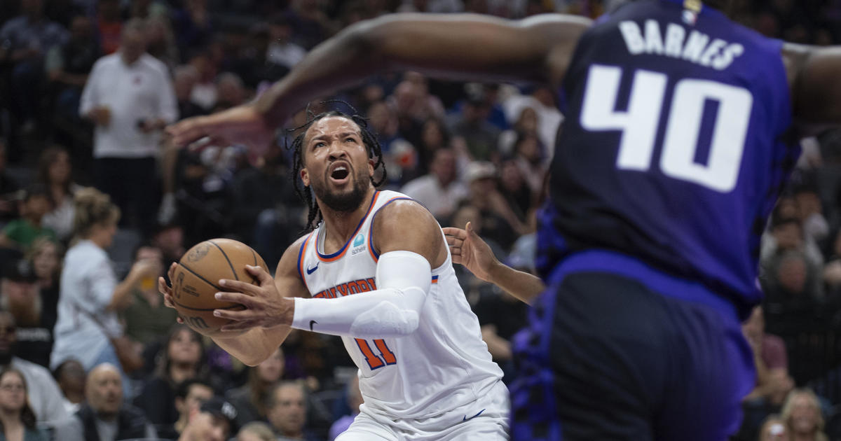 Jalen Brunson becomes 4th Knicks player with consecutive 40-point games, leads New York past Kings 98-91