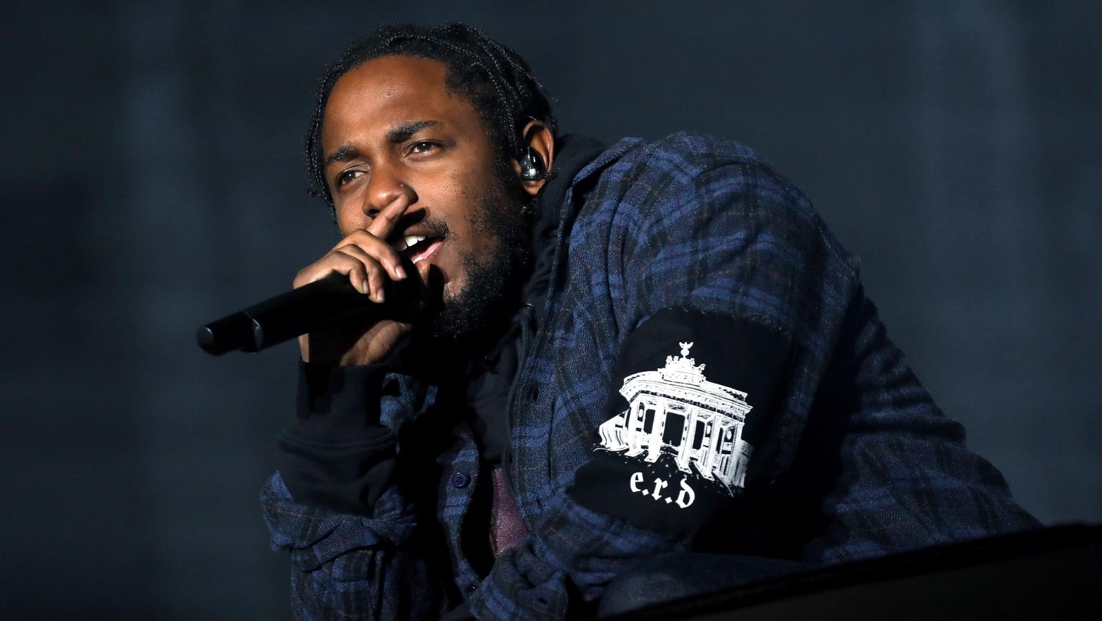 Kendrick Lamar Disses Drake And J. Cole On New Song