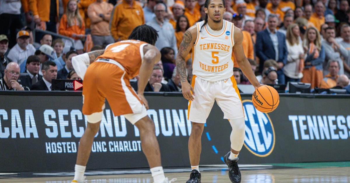 Tennessee basketball hangs on to beat Texas, advances to Sweet 16 | Men's Basketball
