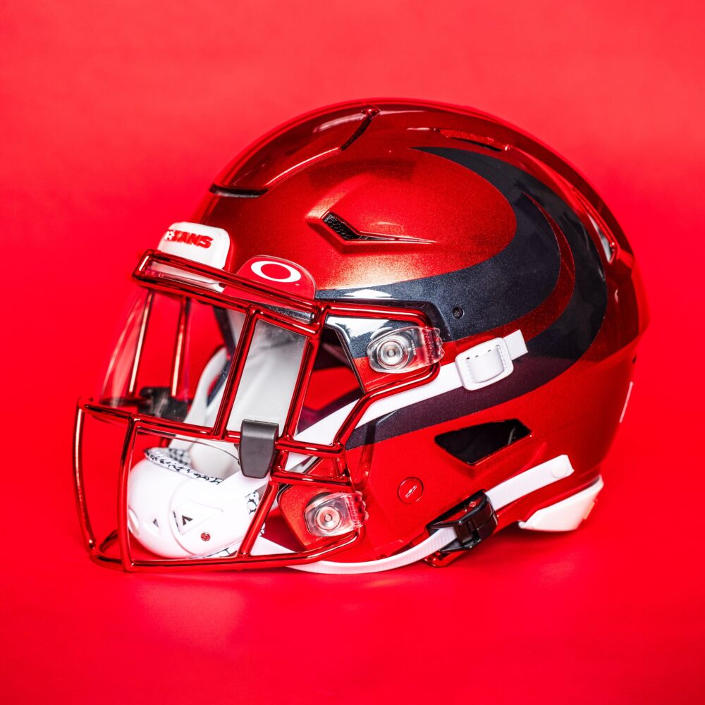 Alternate red Texans helmet (Photo Credit: Houston Texans)