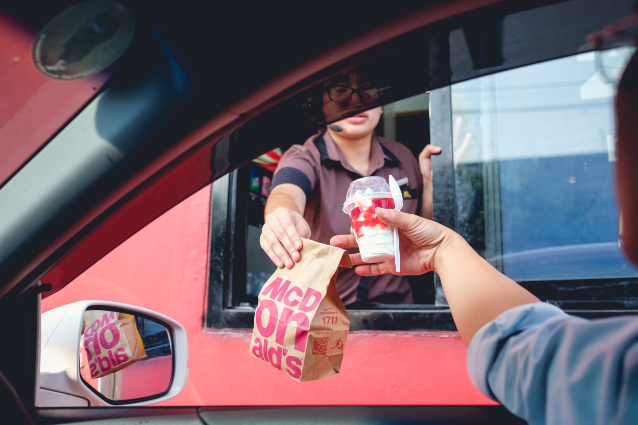 California fast food workers start receiving $20 minimum wage