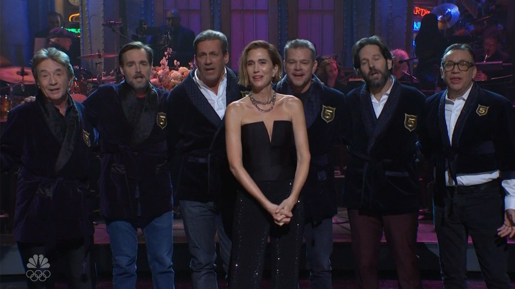 Kristen Wiig Welcomed to SNL Five-Timers Club By Ryan Gosling, Paul Rudd
