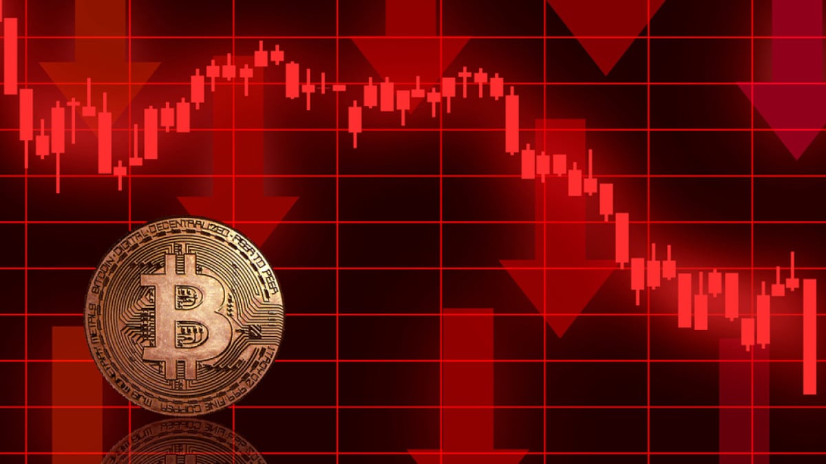 Top Crypto Losers Today: Solana, XRP, and Dogecoin Trade In Red, Bitcoin & Ethereum Fall Over 1%