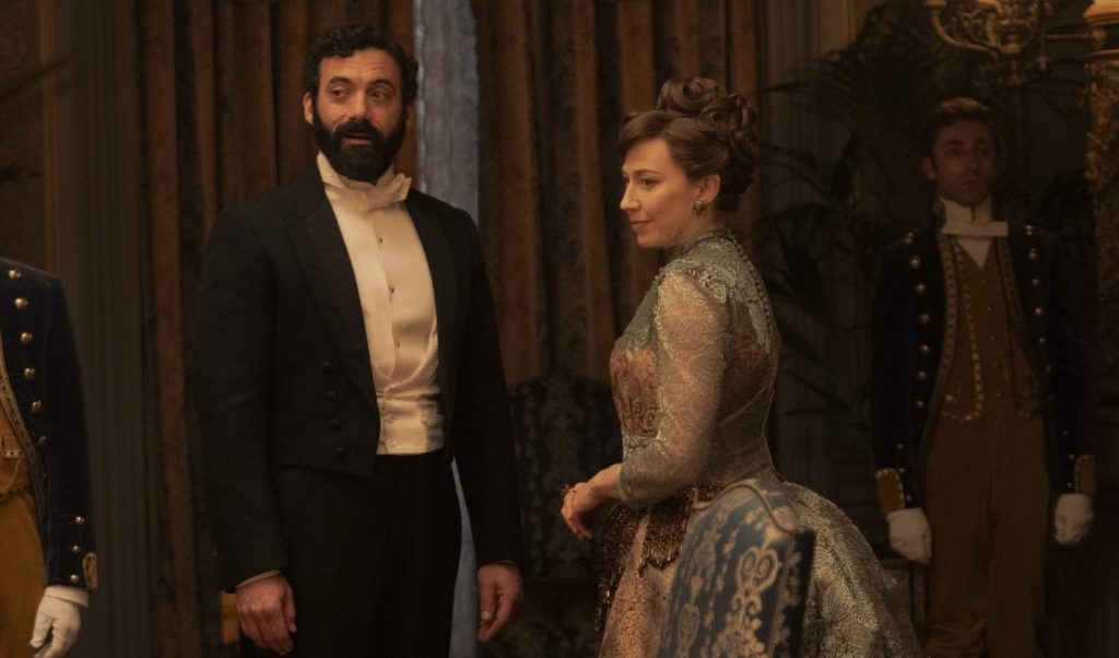 ‘The Gilded Age’ Stars Morgan Spector And Carrie Coon On Larry's Ask