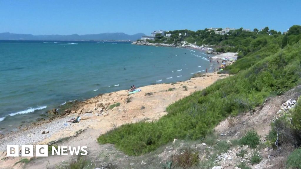 British brother and sister, aged 11 and 13, drown off Spanish beach
