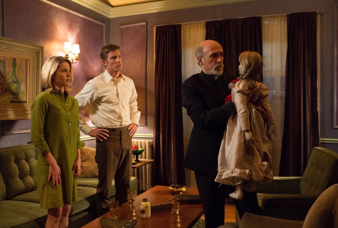 Annabelle Wallis, Ward Horton y Tony Amendola en