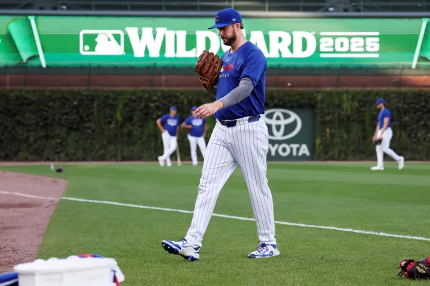 Cubs pitcher Drew Pomeranz heads to the clubhouse after a...